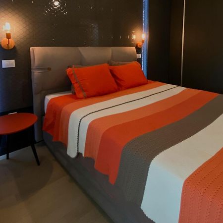 Stylish Apartment, Skopje Centre - Private Parking - Panoramic Views ภายนอก รูปภาพ
