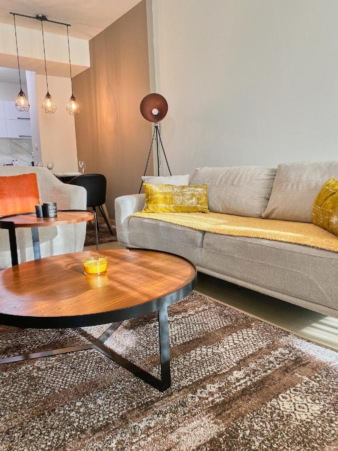Stylish Apartment, Skopje Centre - Private Parking - Panoramic Views ภายนอก รูปภาพ