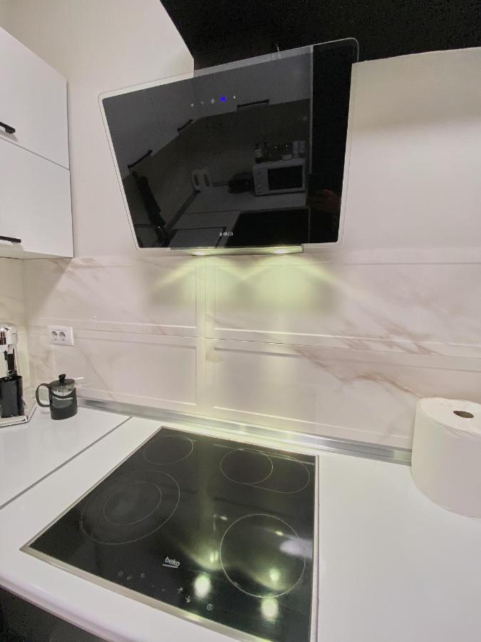 Stylish Apartment, Skopje Centre - Private Parking - Panoramic Views ภายนอก รูปภาพ
