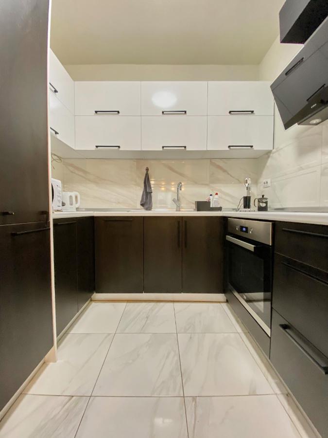 Stylish Apartment, Skopje Centre - Private Parking - Panoramic Views ภายนอก รูปภาพ