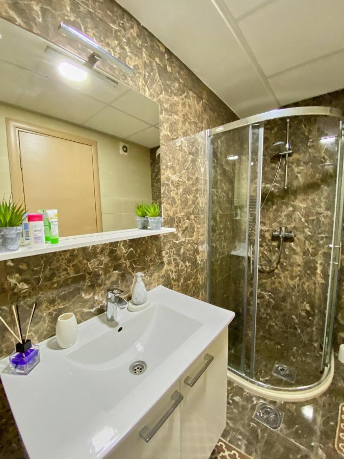 Stylish Apartment, Skopje Centre - Private Parking - Panoramic Views ภายนอก รูปภาพ
