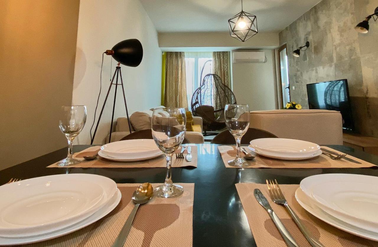 Stylish Apartment, Skopje Centre - Private Parking - Panoramic Views ภายนอก รูปภาพ