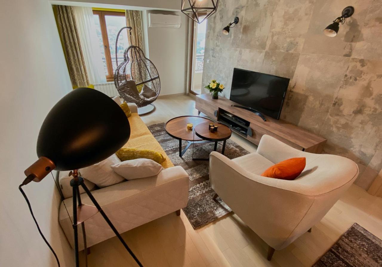 Stylish Apartment, Skopje Centre - Private Parking - Panoramic Views ภายนอก รูปภาพ
