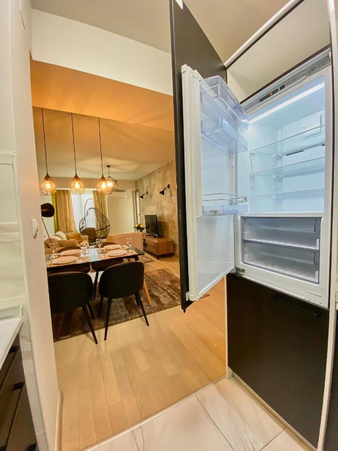 Stylish Apartment, Skopje Centre - Private Parking - Panoramic Views ภายนอก รูปภาพ