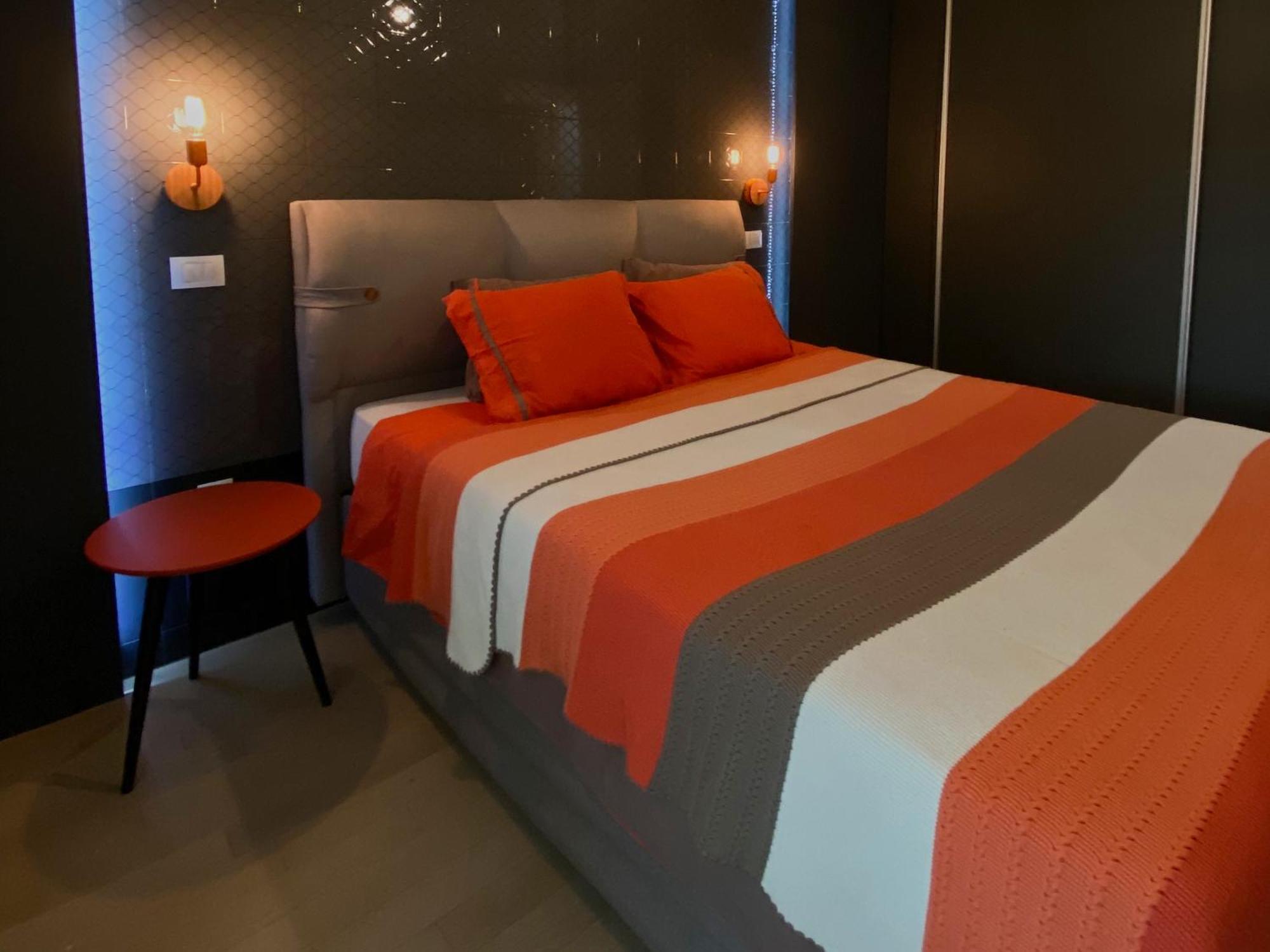 Stylish Apartment, Skopje Centre - Private Parking - Panoramic Views ภายนอก รูปภาพ